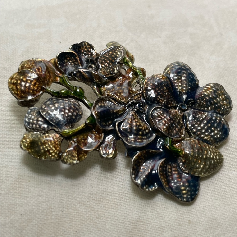 Vintage silver Guilloche Hydrangea pin brooch